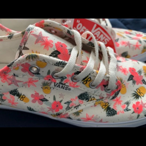 red pineapple vans